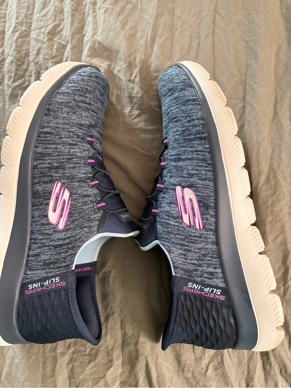 Skechers Slip-in Summits Dazzling Haze Sneaker. Size 7.5. - Picture 13 of 15